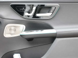 〈全国納車可能です〉遠方の方でもお気軽にお問合せください。全車両に正規の長期保証付きで全国正規ディーラーで修理対応できるお車になっております。