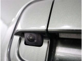 バックカメラが付いているので後方確認が非常にしやすいです。今や運転初心者も熟練者も必須装備!ついていて損はないですね♪