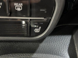 すぐに暖まって寒い日に重宝する運転席&助手席シートヒーターが付いてます。2段階に温度設定が可能です