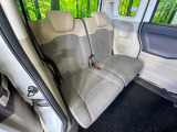 後部座席も気になるようなキズ・汚れやへたり等、大きなダメージはなく、良好な状態です。