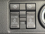 【両側パワースライドドア】スマートキーや運転席のスイッチで後席両側スライドドアの開閉が可能♪電動だから力を入れてドアを開ける必要が無く、小さなお子様でも簡単に開け閉めでき快適です♪