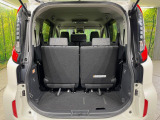 普段のお買い物や通勤、送迎等に十分な荷室スペースを確保しております。セカンドシートを倒すと、大きな荷物の積載も可能です♪