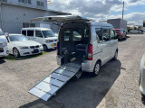 エブリイワゴン ウィズ 車いす移動車 リヤシート付 電動固定式 