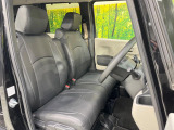 運転席シート廻りは使用感も少なく、良好な状態となっています。前オーナー様が丁寧に使っていたことがよくわかりますね。