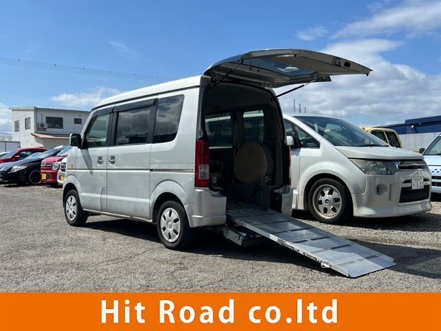 エブリイワゴン ウィズ 車いす移動車 リヤシート付 電動固定式 