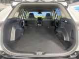 後席を格納すると、これだけの広さが!シーンに合わせたシートアレンジで、大きな荷物も積むことが出来ます♪