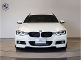 ☆BMWの代名詞とも言える【キドニーグリル】一目見ただけでBMW車であると認識できる確固たるアイコンとして存在感を放ちます☆
