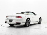 新型コンチネンタルGTC Speed。ガソリン+モーターのハイブリッドとなります。