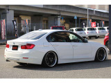 BMW 328i 入庫しました!TEIN車高調 ACシュニッツァーフロントスポイラー ナビ TV バックカメラ ETC スマートキー レザーシート 装備充実です!お気軽にお問い合わせください!
