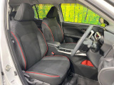 運転席シート廻りは使用感も少なく、良好な状態となっています。前オーナー様が丁寧に使っていたことがよくわかりますね。
