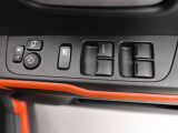 パワーウィンドゥ 運転席ドアスイッチ照明付です。電動格納ミラーも手元でワンモーションで可能です。
