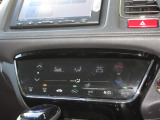 操作部に静電式タッチパネルを採用したフルオート・エアコンディショナー。Honda インターナビ同様、スマートフォン感覚の直感操作を実現しています。
