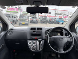 【インパネ全体】ナビやオーディオは純正部品だけではなく社外メーカーの部品も別途で取付が可能です。お気軽にお申し付けください。