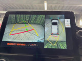 【パノラミックビューモニター】専用のカメラにより、上から見下ろしたような視点で360度クルマの周囲を確認することができます☆死角部分も確認しやすく、狭い場所での切り返しや駐車もスムーズに行えます。