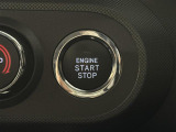 【プッシュスタート】スマートキーを持っているだけ、鍵を差し込むことなく、ボタンを押すだけでエンジン始動や停止を行うことができます。