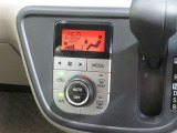 オートエアコン機能で、車内を自動的に、設定した温度に保ってくれます。