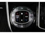 運転席と助手席、それぞれ温度調節ができ、オールシーズン快適なオートエアコンとなっております!
