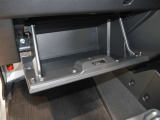グローブBOX