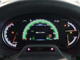 とっても見やすいメーターです。夜間時はラグジュアリーな気分にさせてくれる照明が魅力ですので、夜のドライブも楽しみになりますよ♪