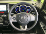 ステアリングも使用感が少なく、きれいな状態となっております♪