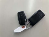 純正エンジンスターター(キー一体型)とカギ一個となります