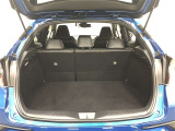 ラゲージスペースはリヤシートを立てたままでも十分な収納力!