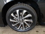 純正17インチアルミホイール装備です☆タイヤ4本交換済です♪