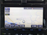 純正ナビを装備。タッチパネル式で使いやすく、お出かけもラクラクです。