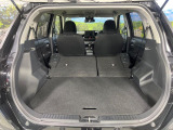 後席を格納すると、これだけの広さが!シーンに合わせたシートアレンジで、大きな荷物も積むことが出来ます♪