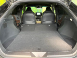 後席を格納すると、これだけの広さが!シーンに合わせたシートアレンジで、大きな荷物も積むことが出来ます♪