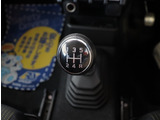 入庫時・販売時・納車前に、弊社基準の68項目に及ぶ点検整備を実施しております。