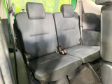 3列目シートはもちろん状態良好☆大人でもゆったりと座って頂けますので、大人数でのお出かけもラクラクです♪ご家族で、気の知れた仲間で、ドライブに行くのが楽しみですね♪