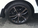 純正18インチアルミホイール!ボディにバッチリ合ってます!