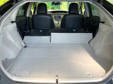 普段のお買い物や通勤、送迎等に十分な荷室スペースを確保しております。セカンドシートを倒すと、大きな荷物の積載も可能です♪