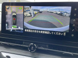 上から見たような画像で車庫入れなどに便利なアラウンドビューモニター