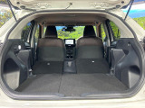 普段のお買い物や通勤、送迎等に十分な荷室スペースを確保しております。セカンドシートを倒すと、大きな荷物の積載も可能です♪
