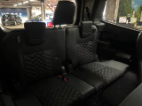 3列目シートはもちろん状態良好☆大人でもゆったりと座って頂けますので、大人数でのお出かけもラクラクです♪ご家族で、気の知れた仲間で、ドライブに行くのが楽しみですね♪