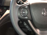 ステアリングスイッチで、安全運転!前方から目線を外さないように!