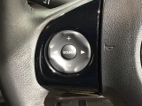 ステアリングにオーディオ操作スイッチが付いています。オーディオ画面に直接タッチしなくても操作が出来ますので、運転に集中できます。