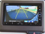 バックカメラ付きなので、車庫入れも安心です。
