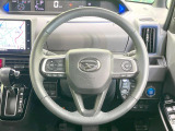 インテリアに合わせたデザインのステアリングは、運転される方のことも考え、運転しやすい形状、大きさです。是非一度、実際に触ってお確かめください。