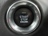 エンジンスタートはプッシュボタンを押すだけ!キーを取り出す必要ございません♪