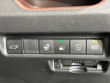 【パワーバックドア】スマートキーや運転席のボタンを押すだけでリアゲートが自動で開閉します!荷物を持っている時や、高い位置にあるバックドアを閉める際に便利な機能です♪