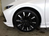 純正21インチアルミホイール装備です☆タイヤ4本交換済です♪