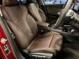 室内は大変綺麗に扱われており、タバコも吸われていない為、車両以外の臭いは感じられません。禁煙車両をご希望の方はこちらのお車をお奨め致します。