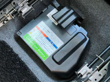 エネチャージはバッテリーに加えて、リチウムイオンバッテリー採用。充電効率が良く、たくさんの電力を貯めておけるので、減速時に作った電力だけで、走行中に使う電力をまかなうことができます。