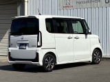 バックカメラが付いているのでバックでの車庫入れも安心です。