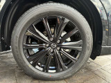 純正アルミホイール装着してます