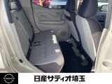 後席も広々していますので、海や山への行楽時も室内で快適に過ごせます!