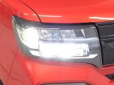 【LEDヘッドライト】明るい光が瞬時に立ち上がり、必要な場所を均一に照らします。寿命も長く省エネで、スタイリッシュなデザインは現代の主流です♪